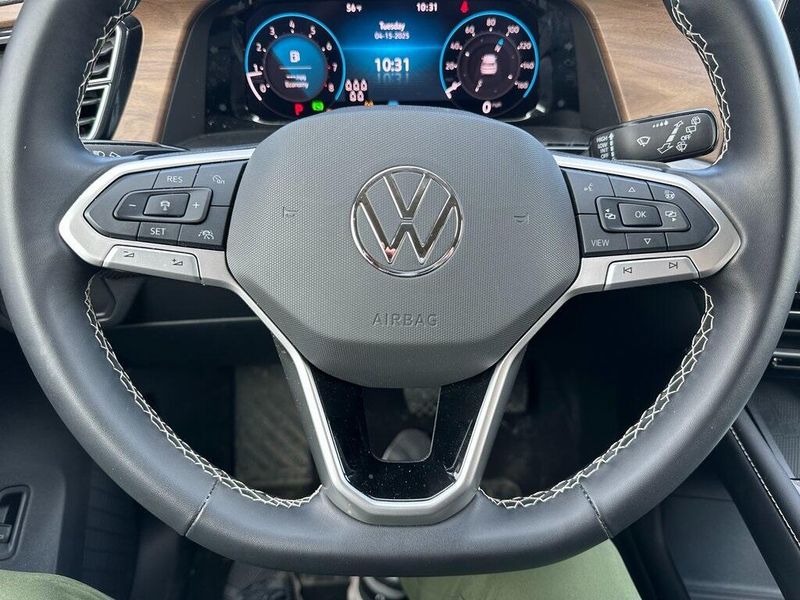 2024 Volkswagen Atlas 2.0T SE w/TechnologyImage 3