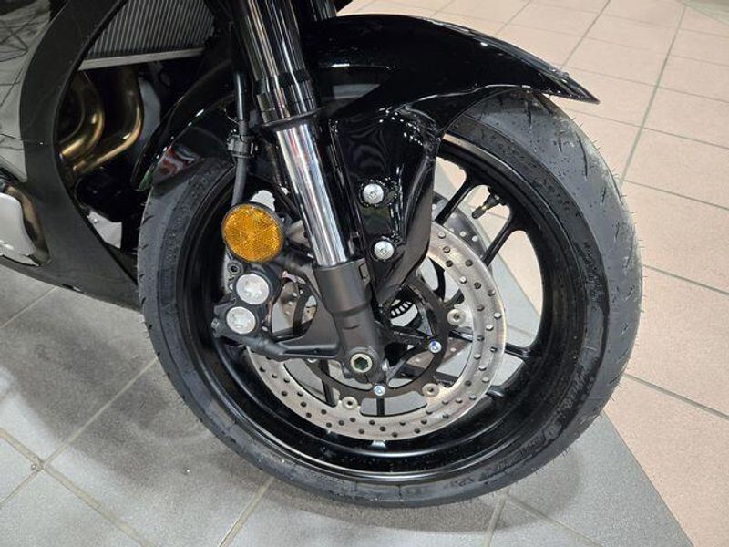 NEW 2026 YAMAHA YZFR7 Image 20