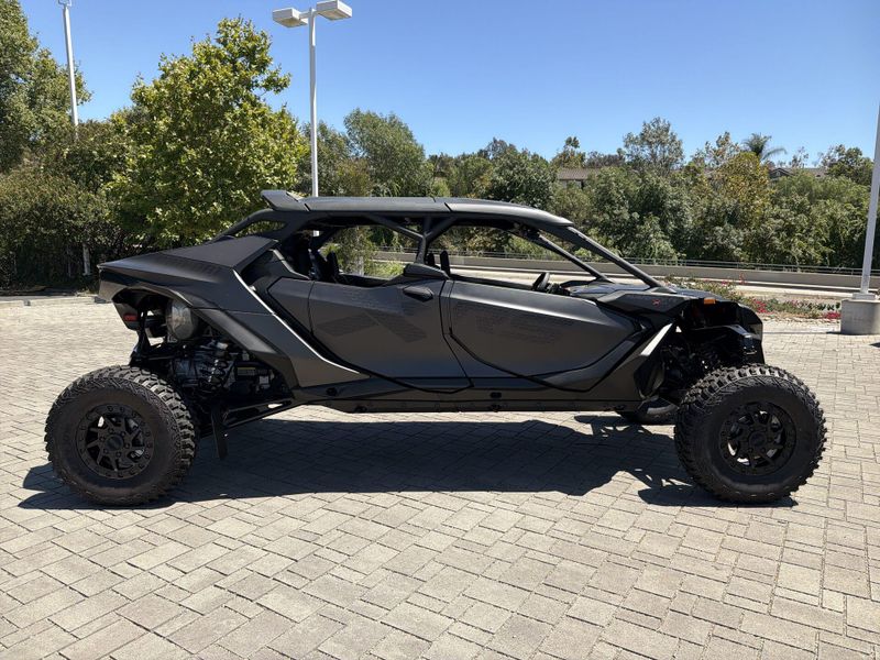 New 2026 Can-Am MAVERICK R MAX X RS 999T DCT Image 18