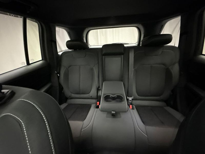 New 2025 Jeep Grand Cherokee Laredo X 4x4Image 15