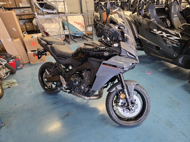 2025 Yamaha TRACER 9 RAVEN Image 1