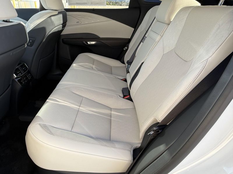 New 2026 Lexus RX 450h+ LuxuryImage 28