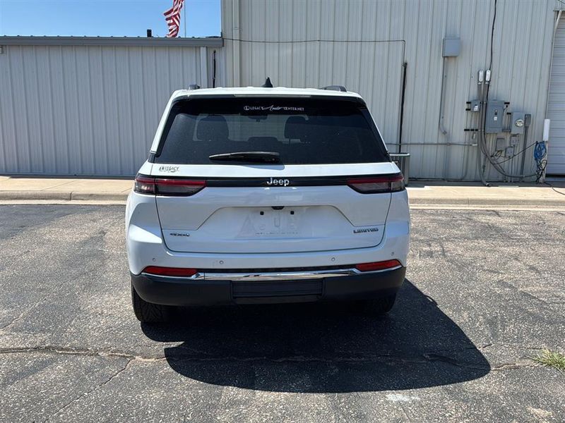 2022 Jeep Grand Cherokee Limited photo 4