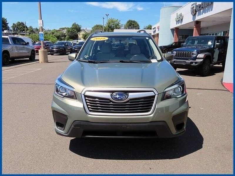 Used 2019 Subaru Forester PremiumImage 3