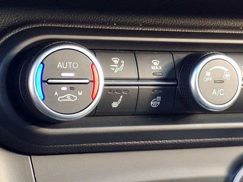 New 2025 Alfa Romeo Stelvio AwdImage 24