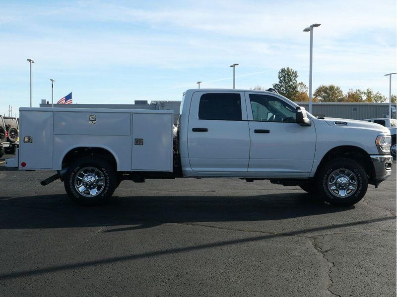 2024 RAM 2500 Tradesman Crew Cab 4x4 8