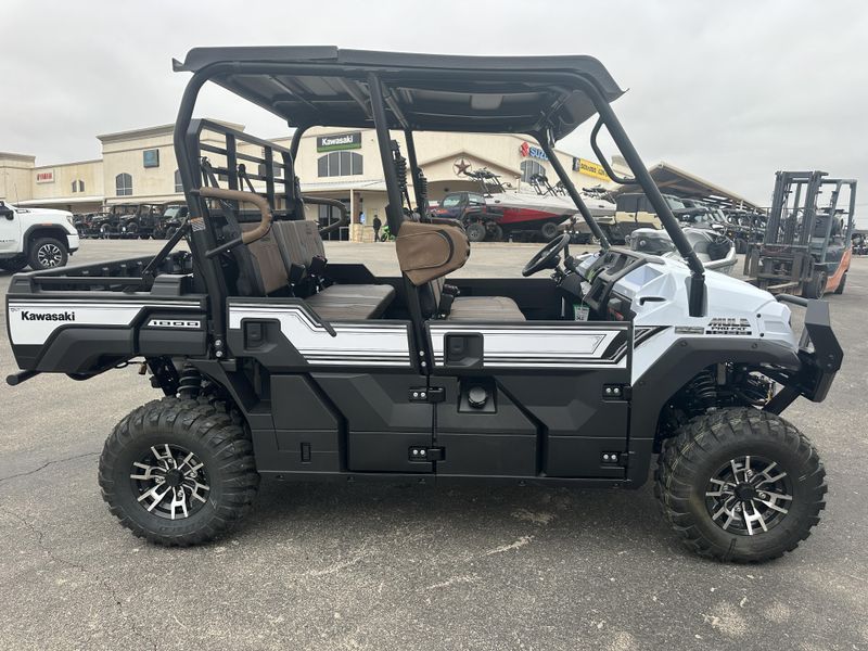 2025 Kawasaki MULE PROFXT 1000 LE PLATINUM RANCH EDITION METALLIC STARDUST WHITEImage 6