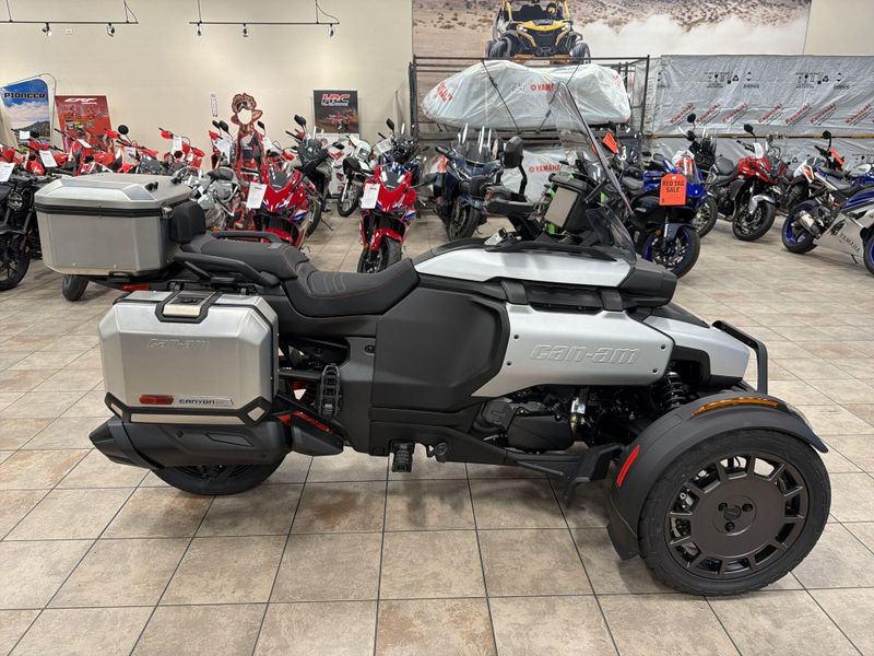 New 2025 Can-Am CANYON XT Image 18
