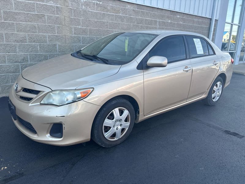 2011 Toyota Corolla L photo 2