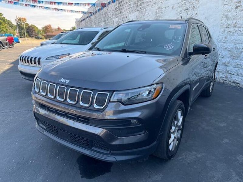 Used 2022 Jeep Compass Image 1