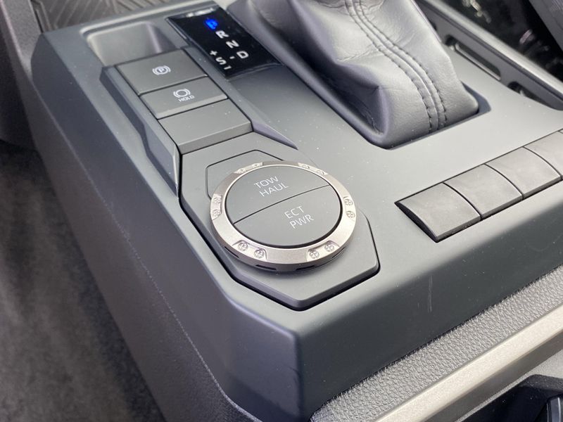 2025 Toyota Tacoma SR5Image 19