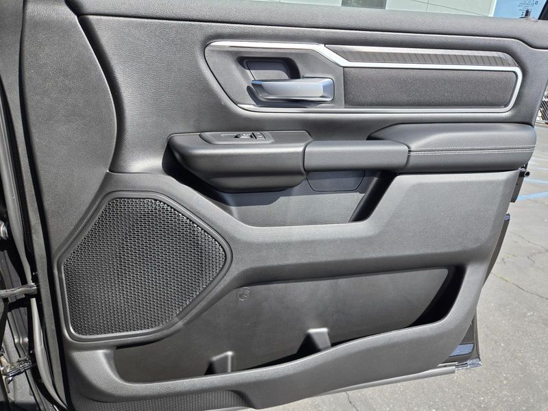 New 2026 RAM 1500 Big Horn Crew Cab 4x2 5'7' Box