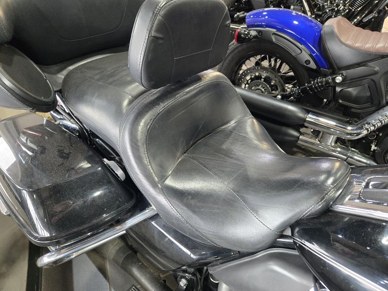 2017 Harley-Davidson ROAD GLIDE ULTRA LIMITED Image 6
