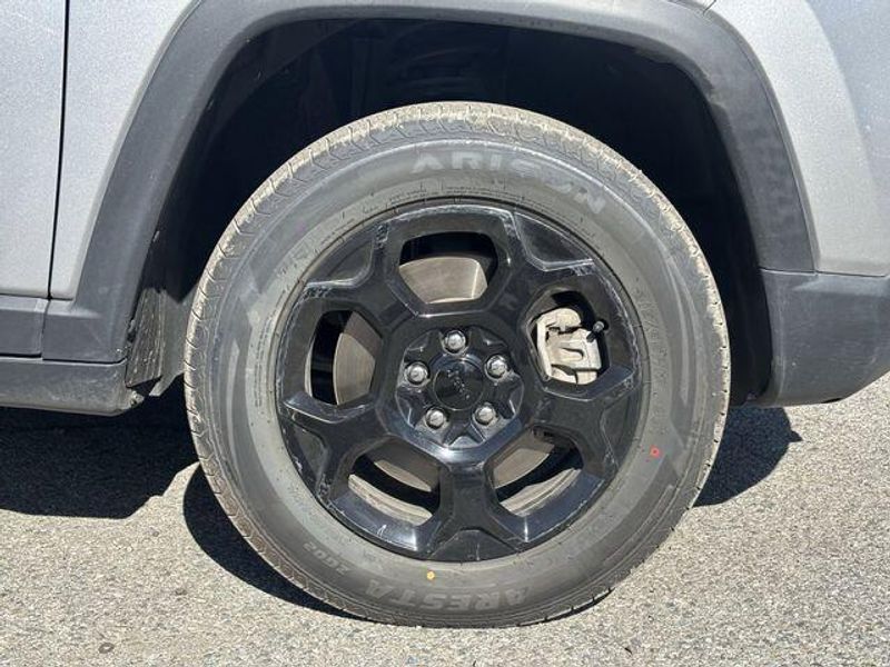 Used 2024 Jeep Compass TrailhawkImage 5