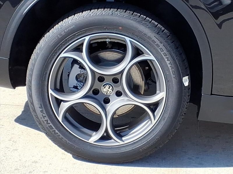 New 2026 Alfa Romeo Stelvio AwdImage 6