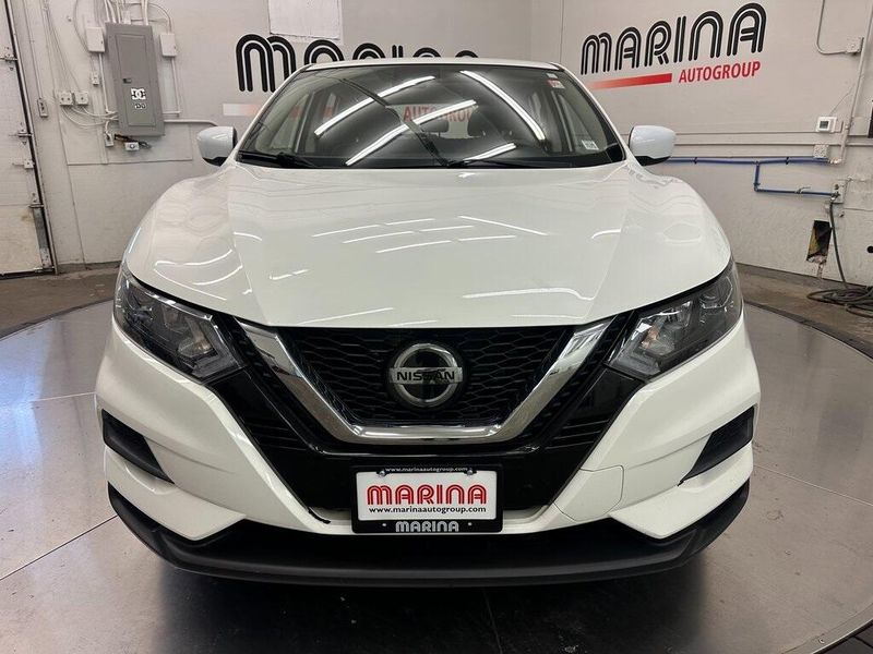 2022 Nissan Rogue Sport S photo 3