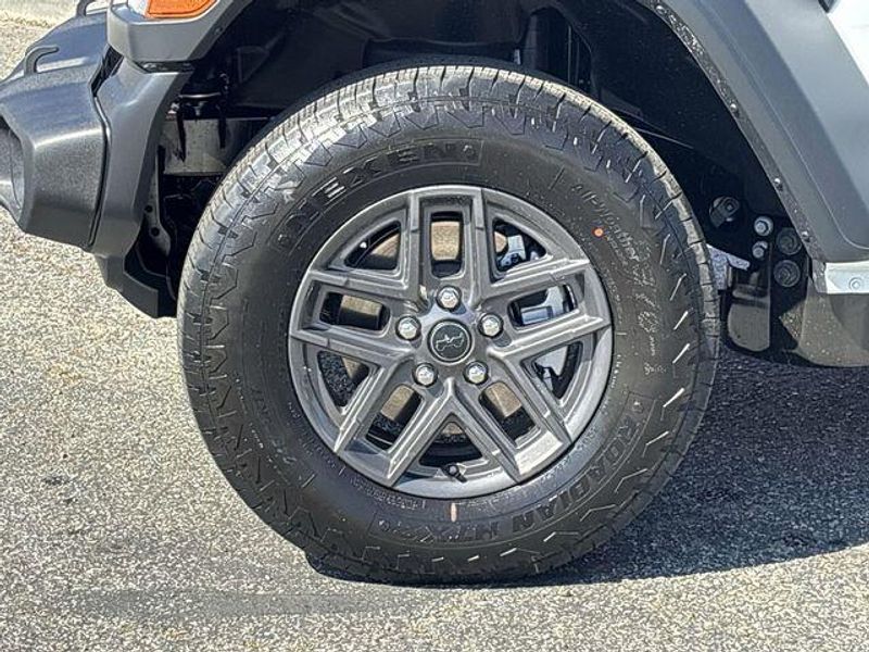 New 2026 Jeep Wrangler 2-door Sport SImage 10