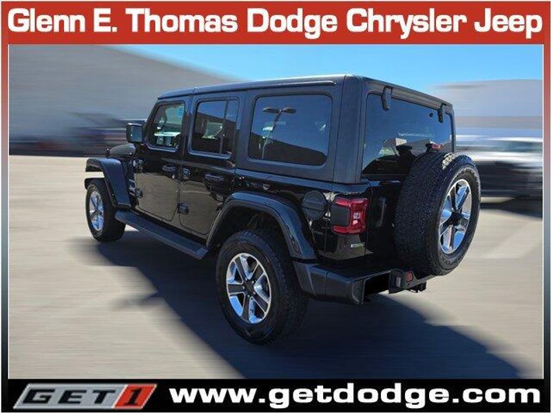 2021 Jeep Wrangler Unlimited Sahara photo 9