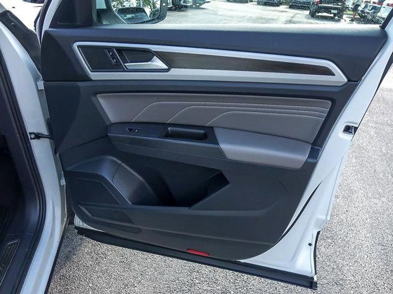 2022 Volkswagen Atlas V6 SE Technology photo 27