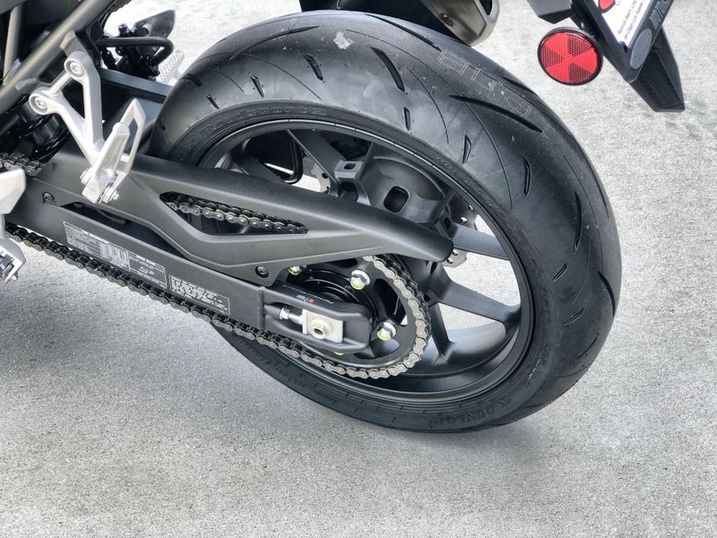 New 2026 Honda CB750 HORNET E-CLUTCH Image 21
