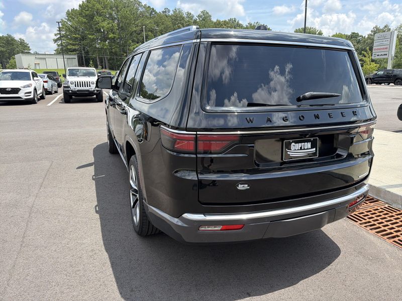 2022 Jeep Wagoneer Series IIIImage 18