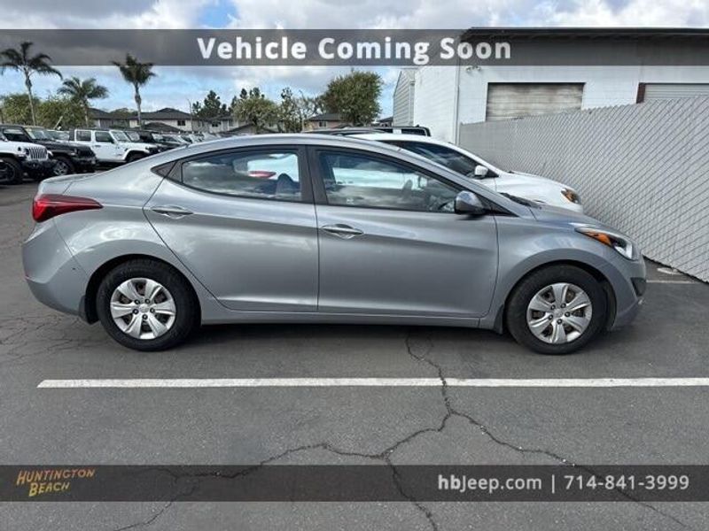 2016 Hyundai Elantra SEImage 4