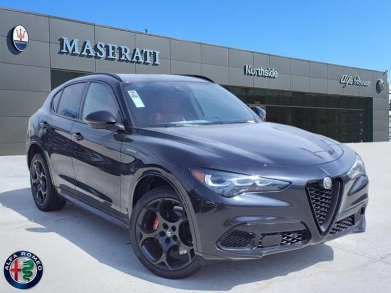 2024 Alfa Romeo Stelvio Veloce AwdImage 1