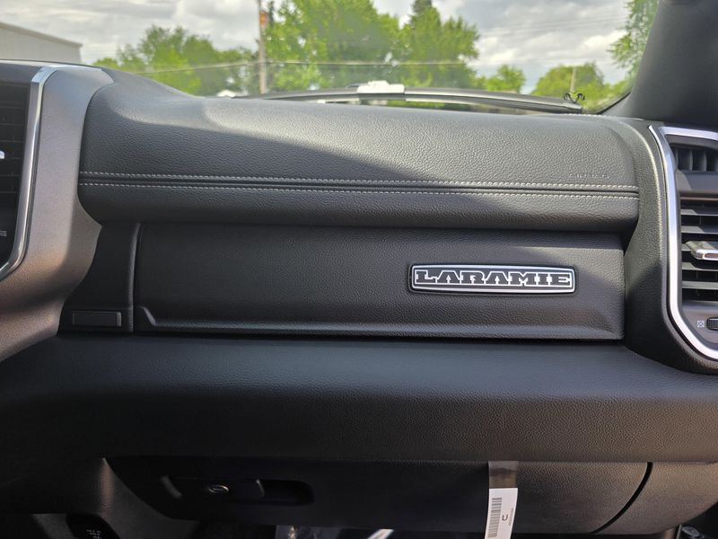 New 2025 RAM 1500 LaramieImage 17