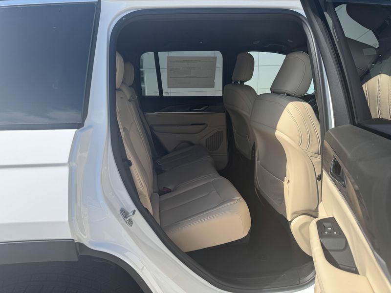 New 2025 Jeep Grand Cherokee LimitedImage 12