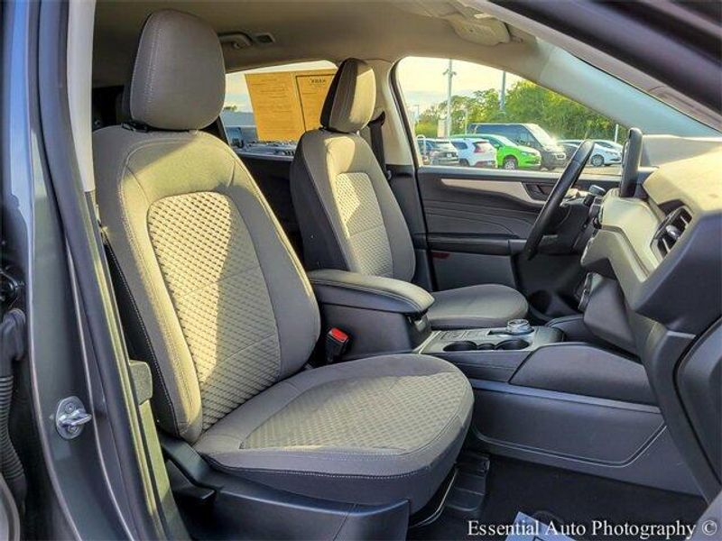 2022 Ford Escape SE photo 27