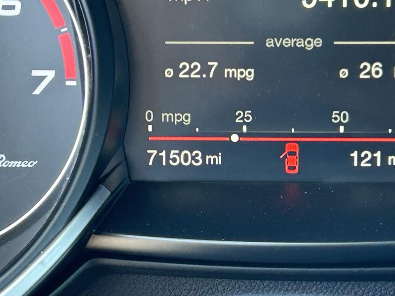 2019 Alfa Romeo Stelvio Image 30