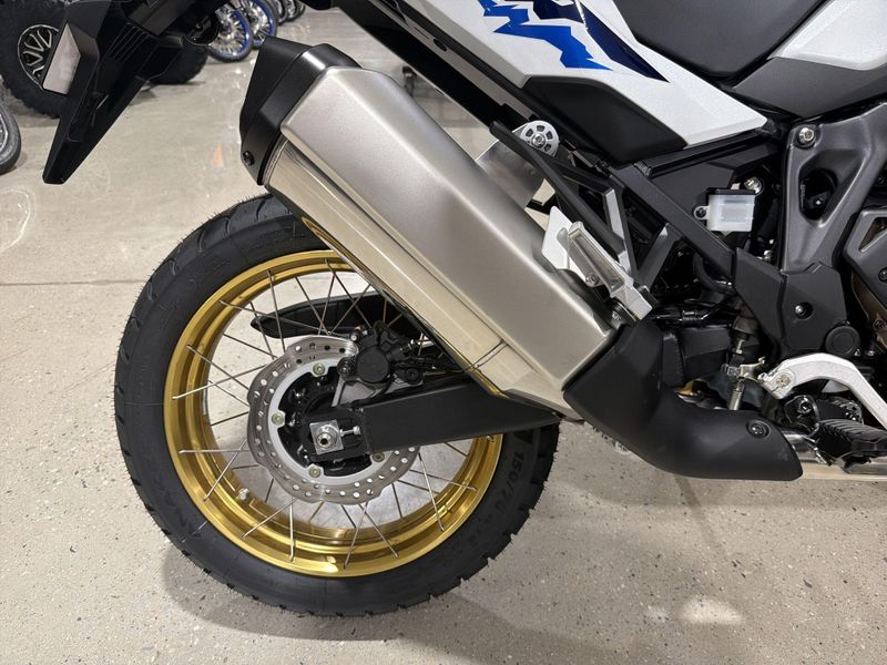 New 2026 Honda AFRICA TWIN DCT Image 21
