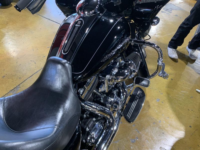 Used 2015 Harley-Davidson ROAD GLIDE SPECIAL Image 14