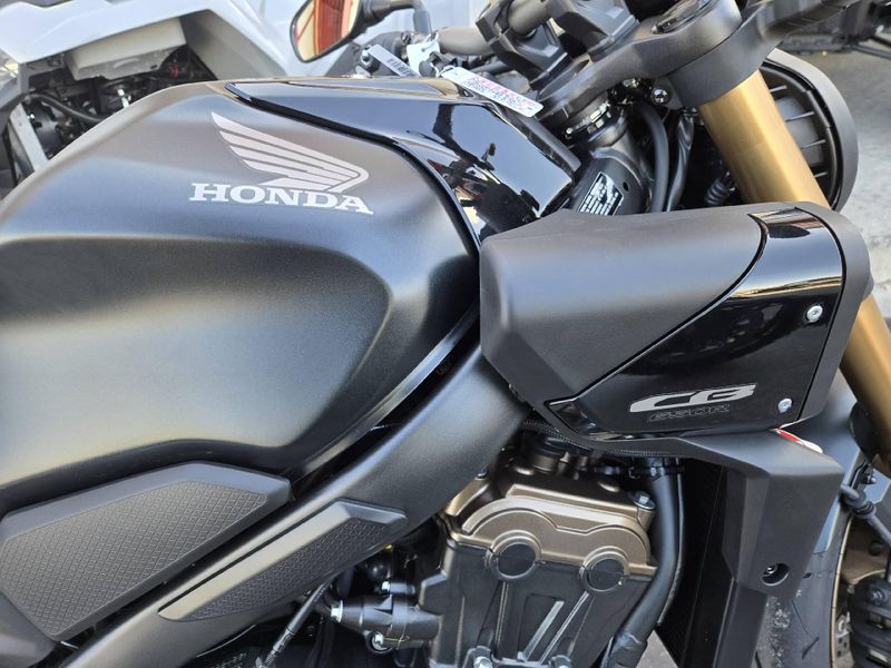 New 2026 Honda CB650R ECLUTCH 