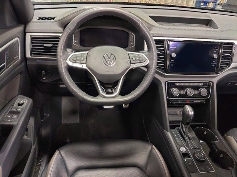 2021 Volkswagen Atlas Cross Sport V6 AWD SEL Premium R-LineImage 24