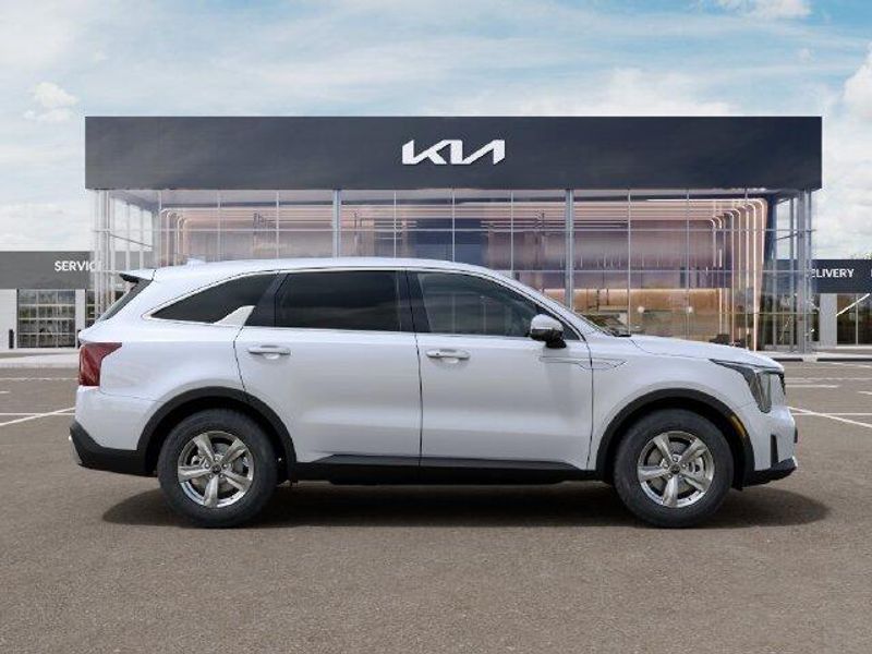 New 2026 Kia Sorento LXImage 8