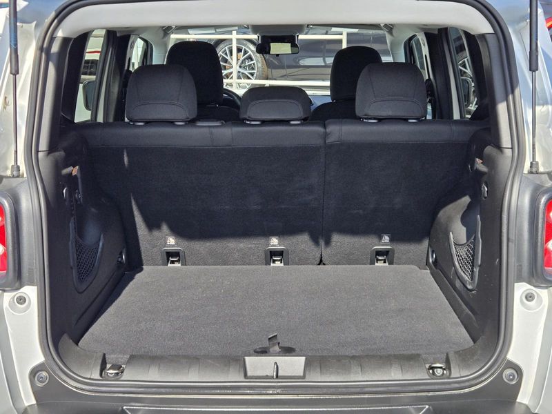 Used 2016 Jeep Renegade FWD 4dr Latitude