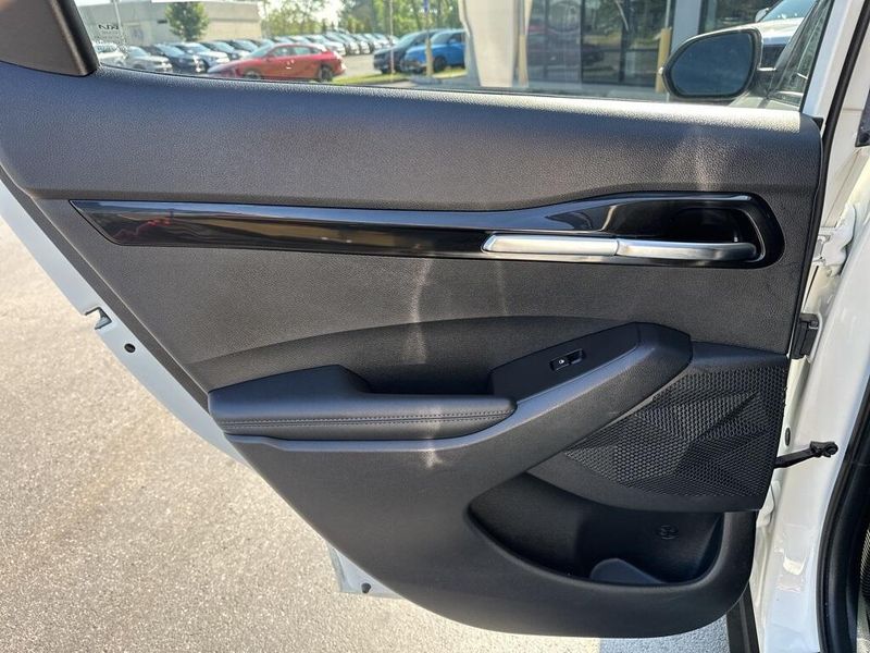 Used 2024 Kia Seltos SXImage 21