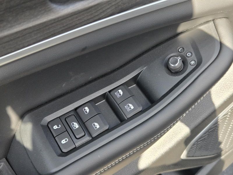 New 2026 Jeep Grand Cherokee Limited 4x2