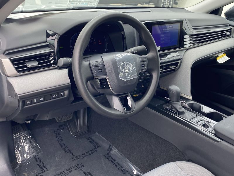 2025 Toyota Camry LEImage 13