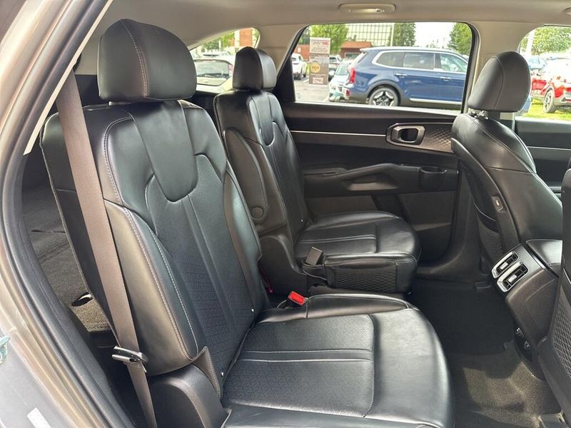Used 2023 Kia Sorento Hybrid EXImage 19