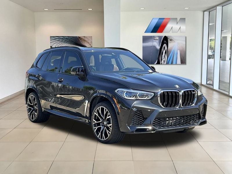 2021 BMW X5 M BaseImage 2