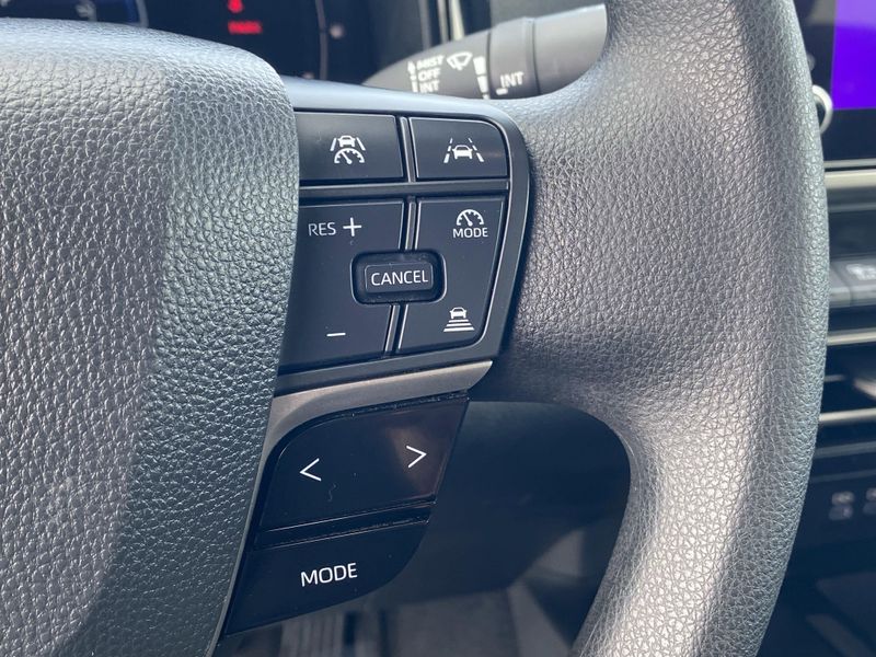 2025 Toyota Camry LEImage 35