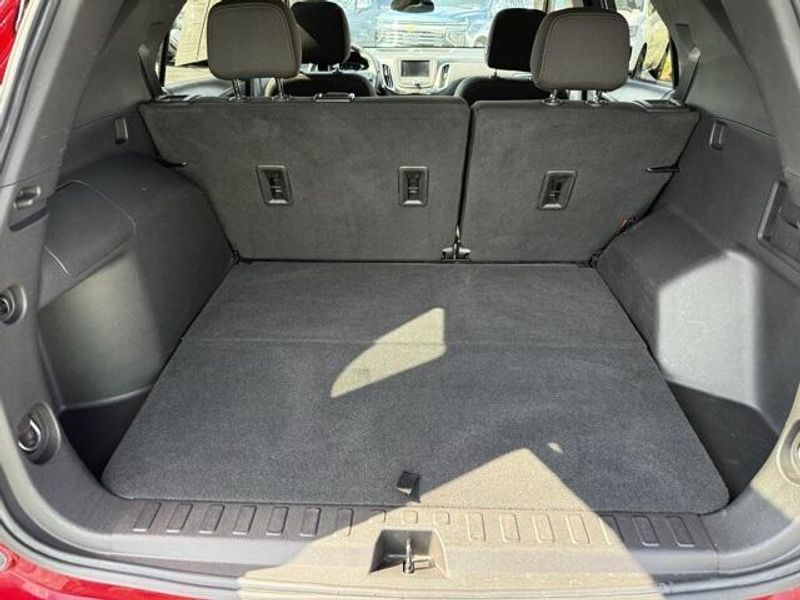 2024 Chevrolet Equinox LT photo 15
