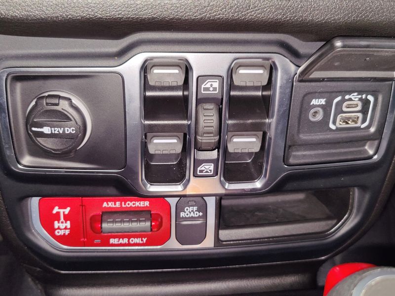 Used 2024 Jeep Wrangler 4xE Willys w/ConvenienceImage 19