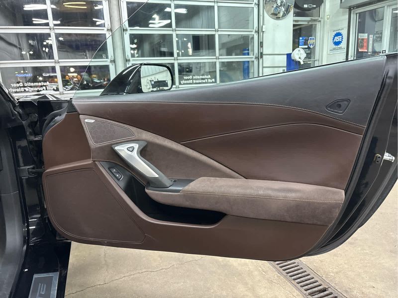 2015 Chevrolet Corvette Stingray 3LT Z51 photo 10