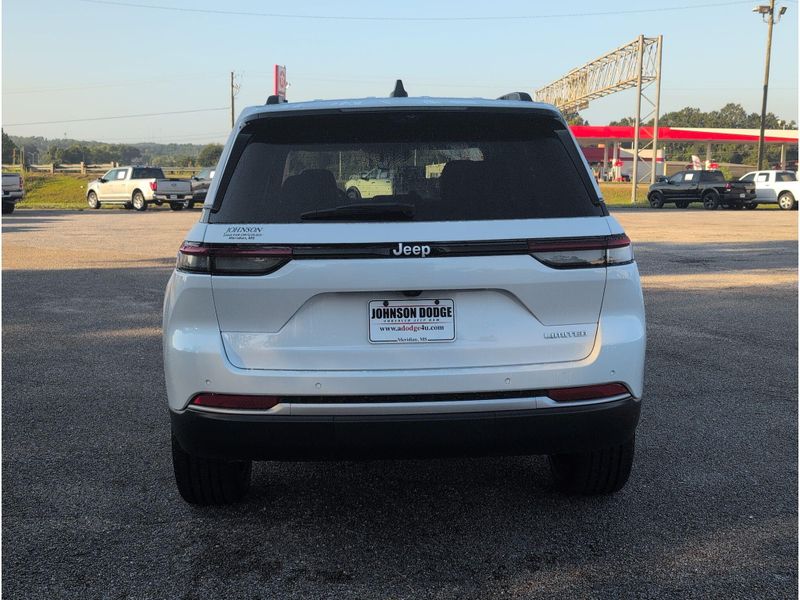 New 2027 Jeep Grand Cherokee LimitedImage 4