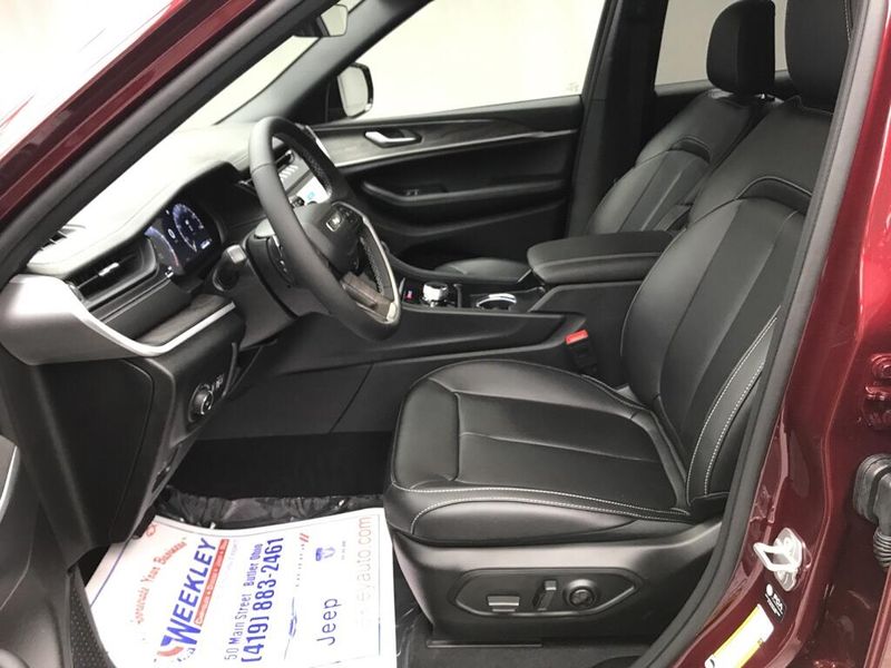 New 2026 Jeep Grand Cherokee L Limited 4x4Image 4