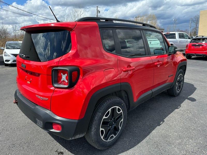 2016 Jeep Renegade TrailhawkImage 14