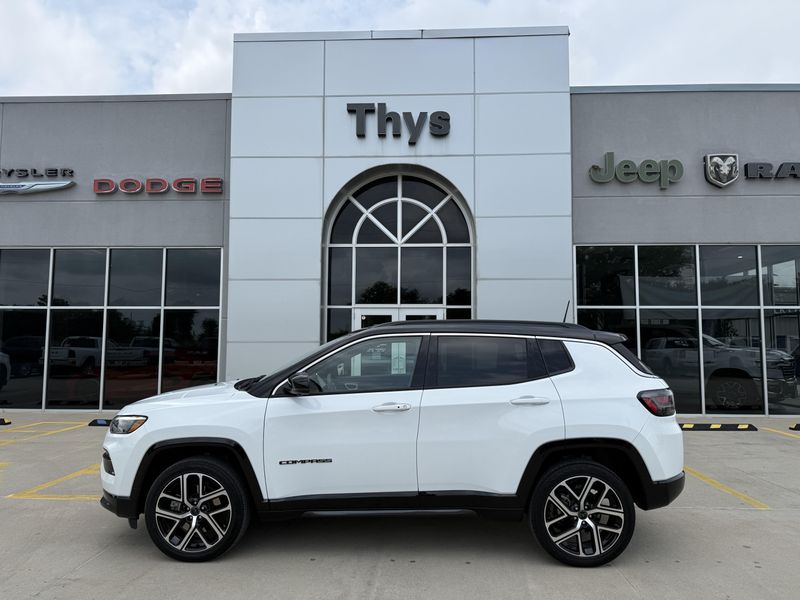Used 2025 Jeep Compass LimitedImage 36